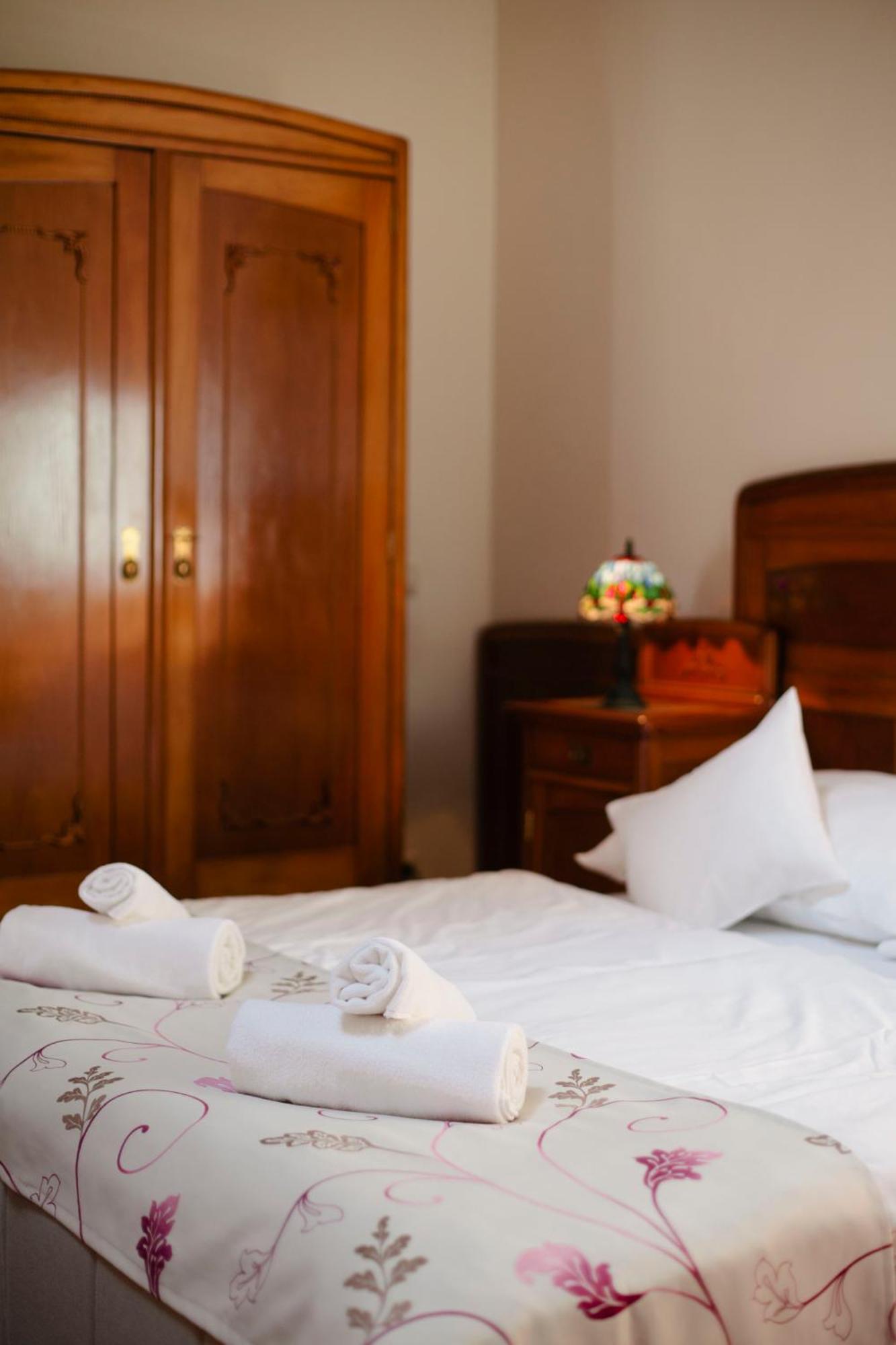 Standard Queen Room,1698960720:JPEG